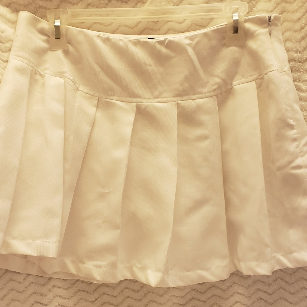 Rue21 white skirt